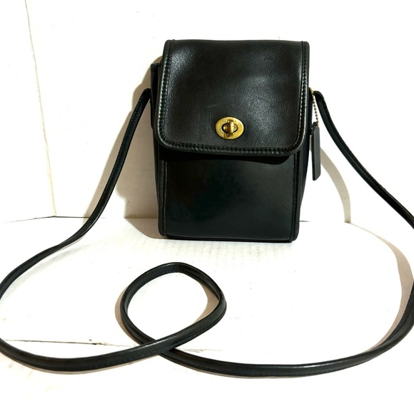 Coach Handbags - Coach vintage black leather crossbody handbag